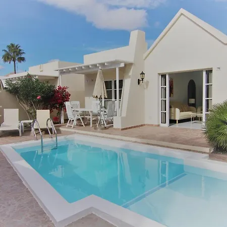 Estrella Villa *