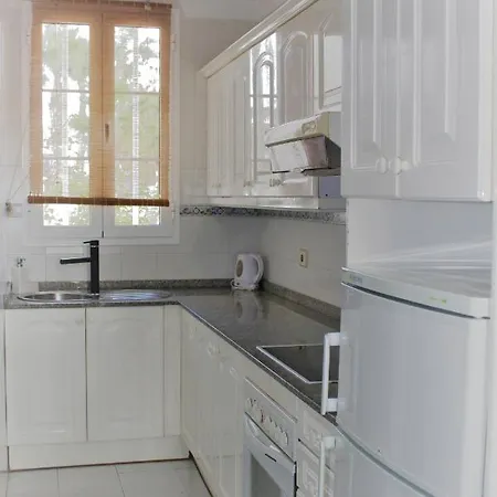 Estrella Villa *
